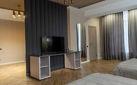 Five Hotel